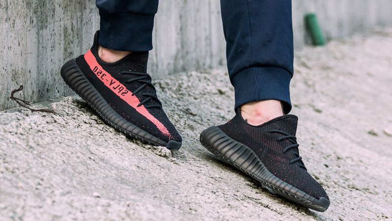 yeezy trainers black and red