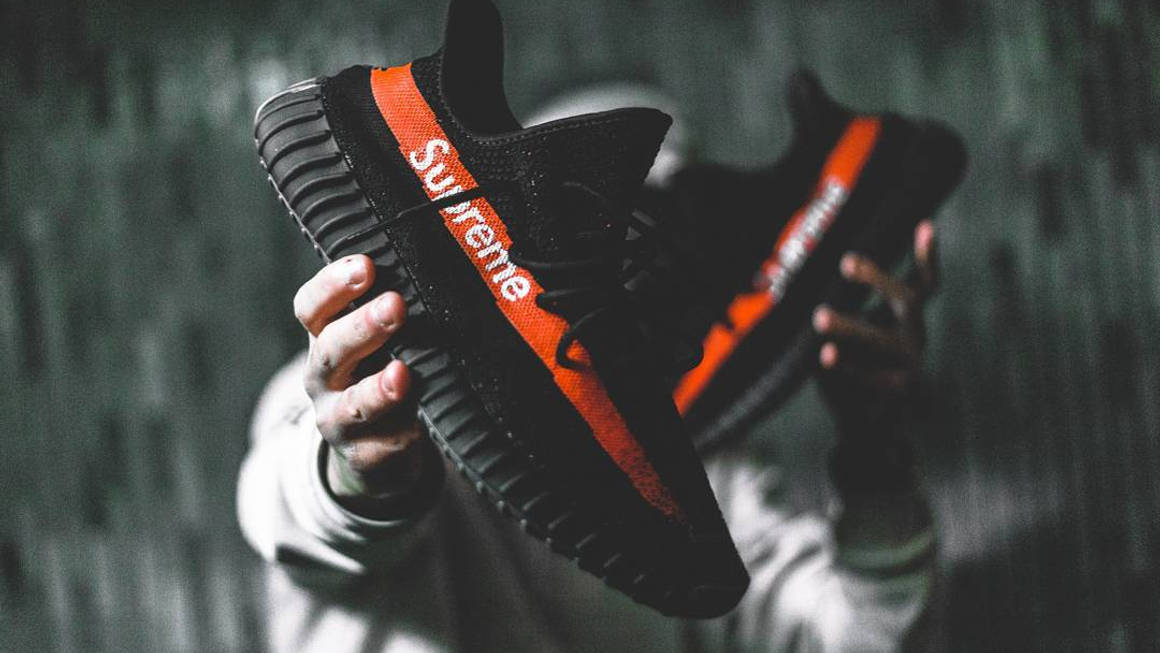 realce Preparación Afilar This Supreme x Yeezy Boost 350 V2 Just Blew Our Minds | The Sole Supplier