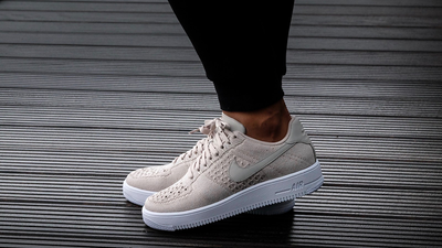 nike air force 1 flyknit beige