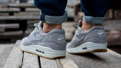 gray nike air max 1
