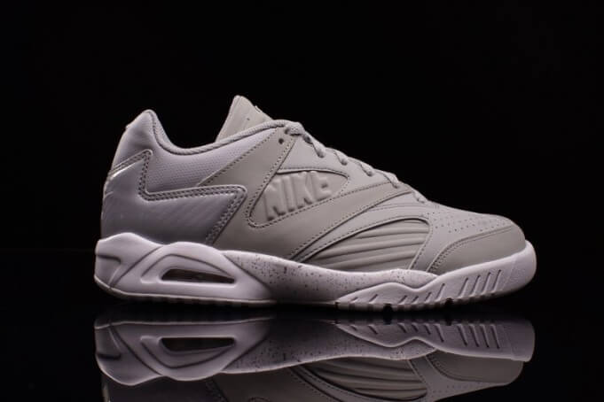 Nike Air Tech Challenge Hybrid QS