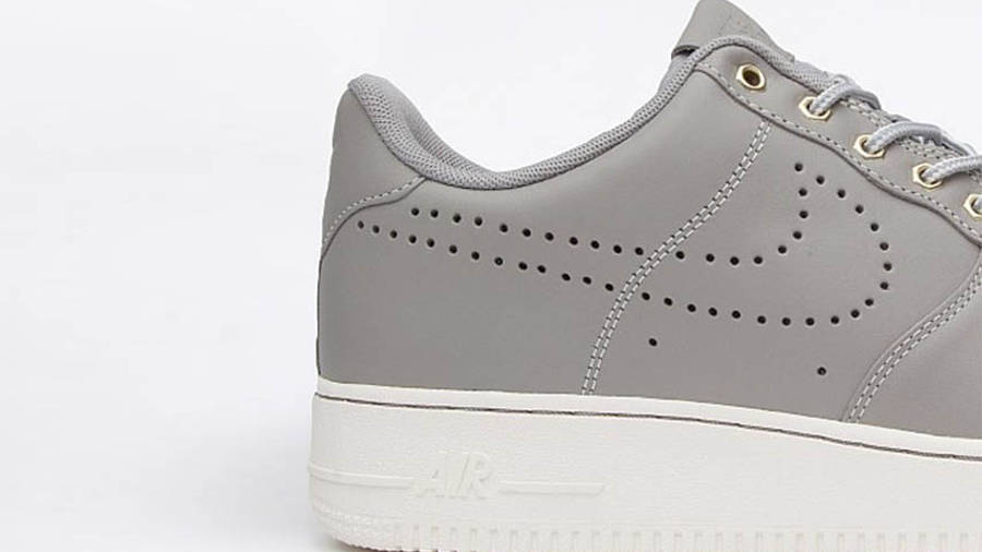 nike air force 1 lxx grey