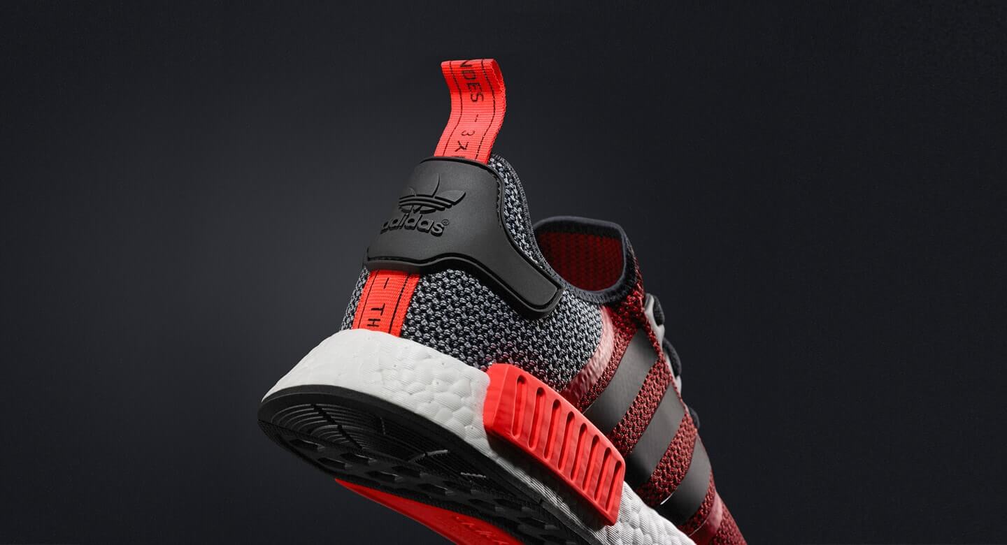 Nmd r1 clearance lush red/core black/white