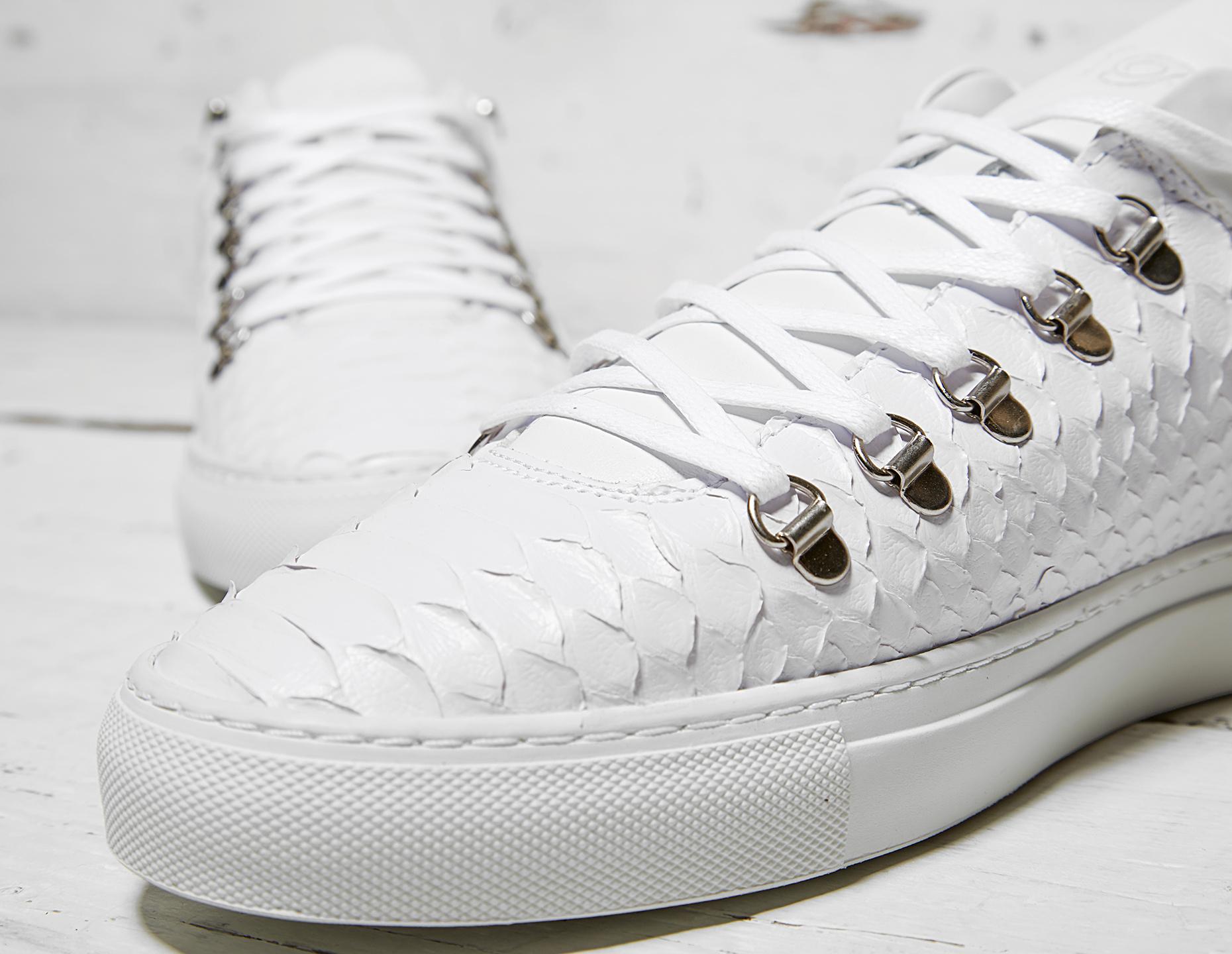 Filling Pieces Mountain Cut Low White