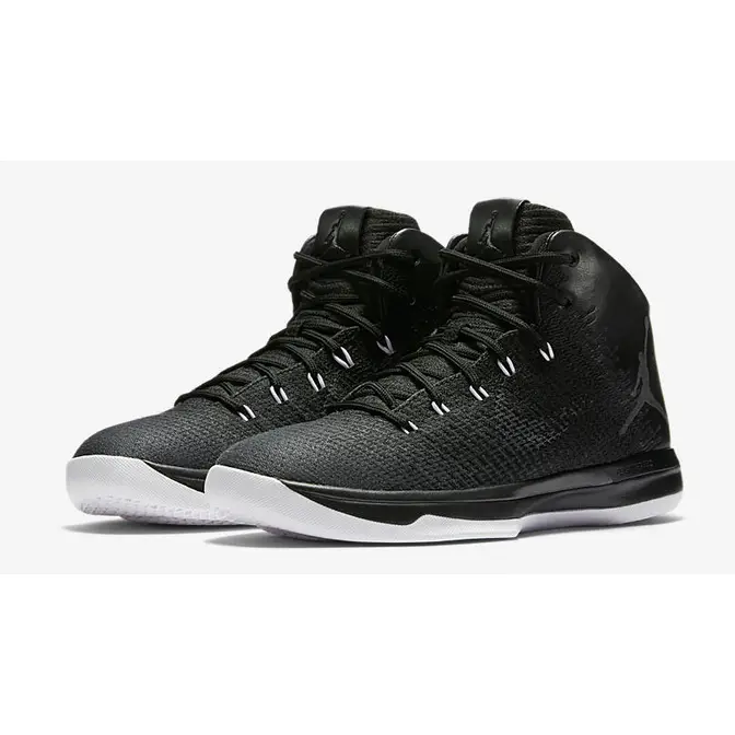 Black and deals white jordan 31