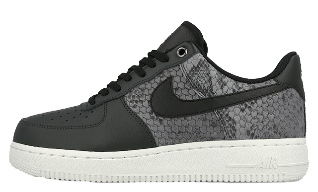 Nike Air Force 1 07 LV8 Black White