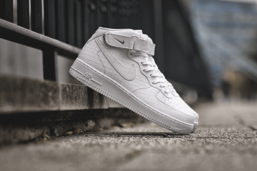 Nike Air Force 1 LV8 Mid Elevate White 