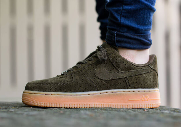 nike force suede
