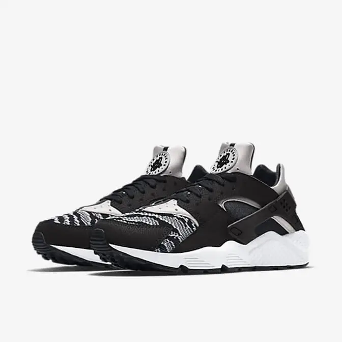 Nike huarache on sale black white