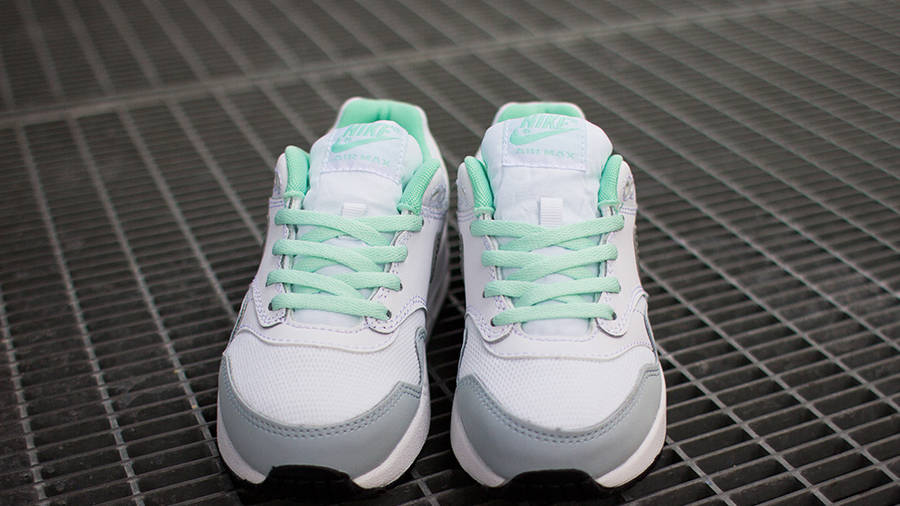 nike air max holographic white