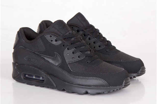 nike air max all black leather