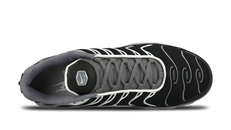 air max plus black and gray
