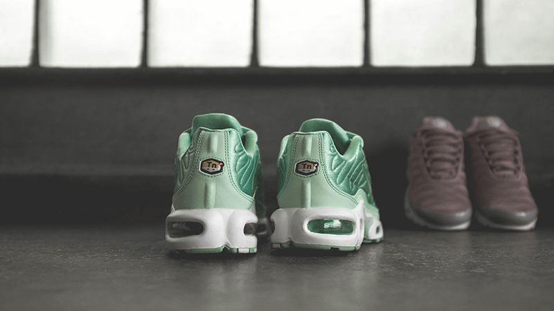 air max plus enamel green