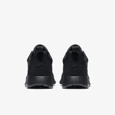 Nike tavas cheap triple black