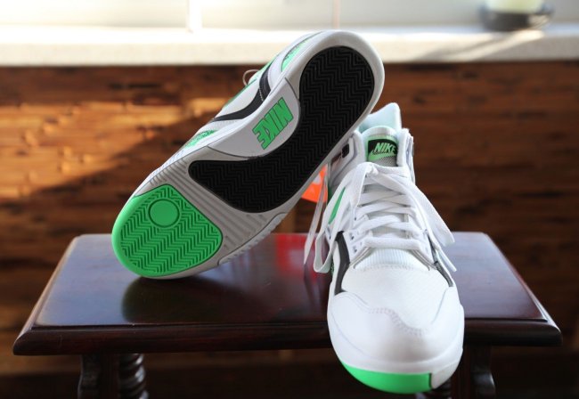 nike air tech challenge 2 poison green
