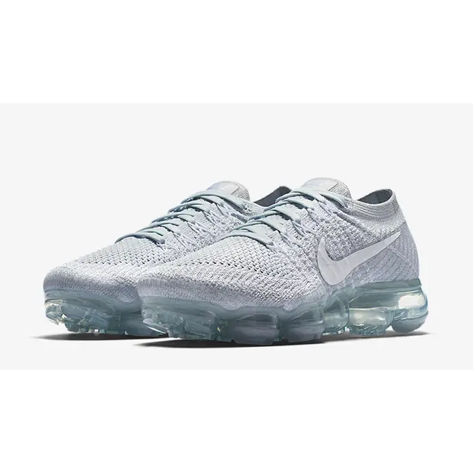 Nike air vapormax flyknit hotsell white womens