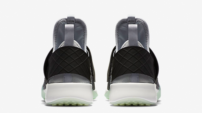 Nike Air Zoom Strong Wolf Grey