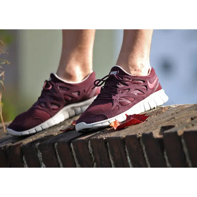 Nike free run sales burgundy