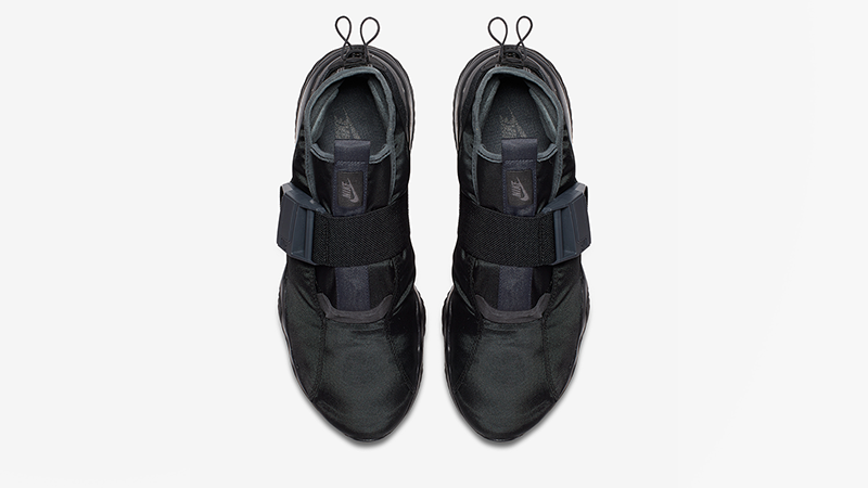 nike komyuter triple black