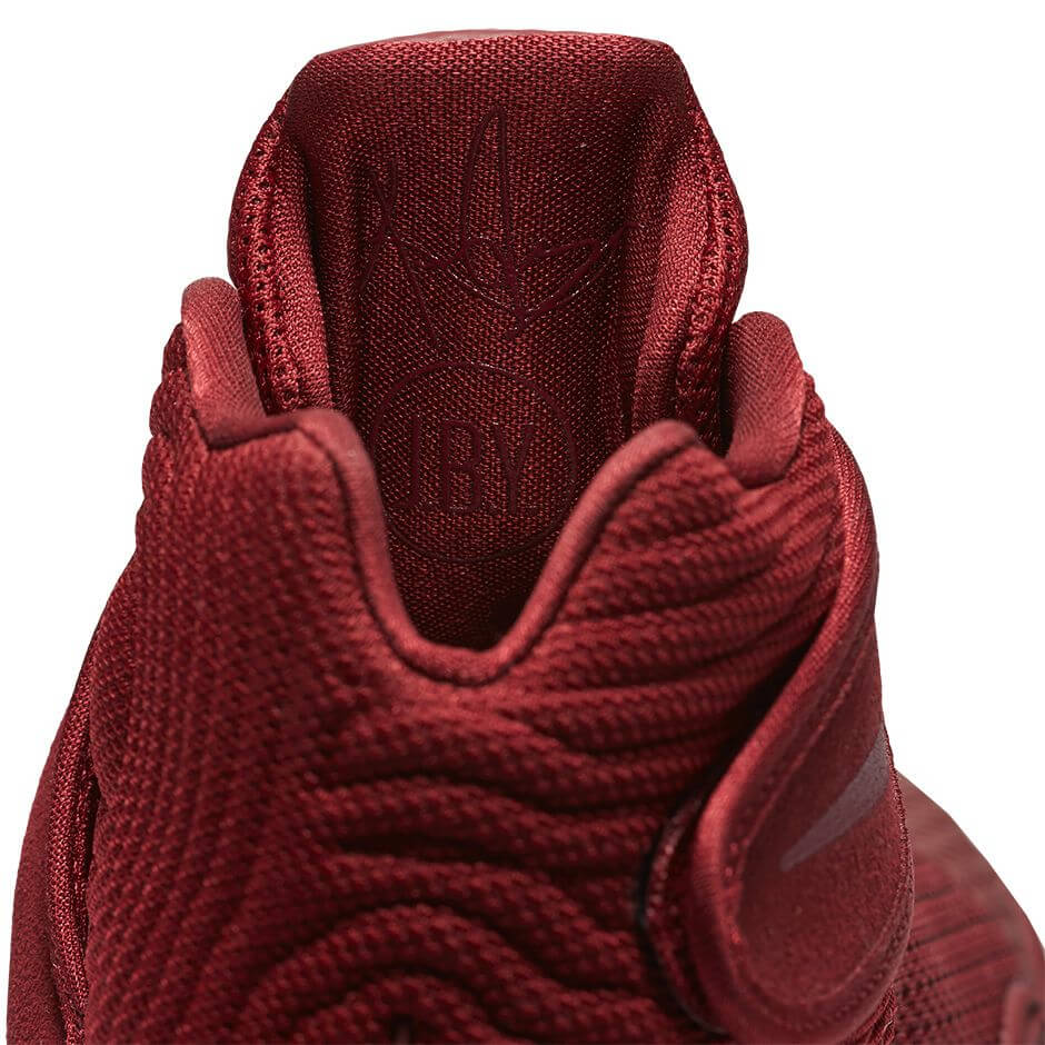 kyrie 2 shoes maroon