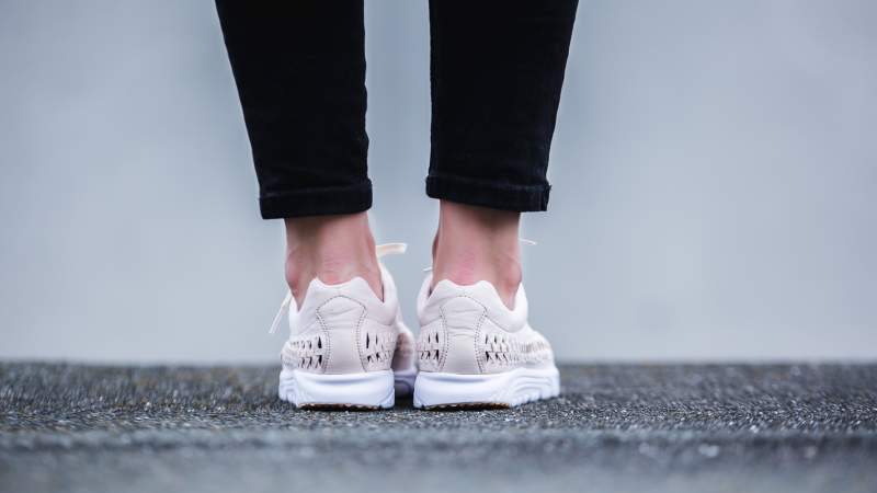 Nike Mayfly Woven Orange