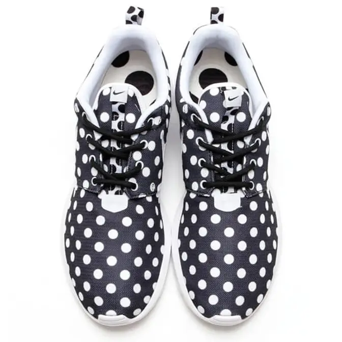 Roshe black clearance and white dots