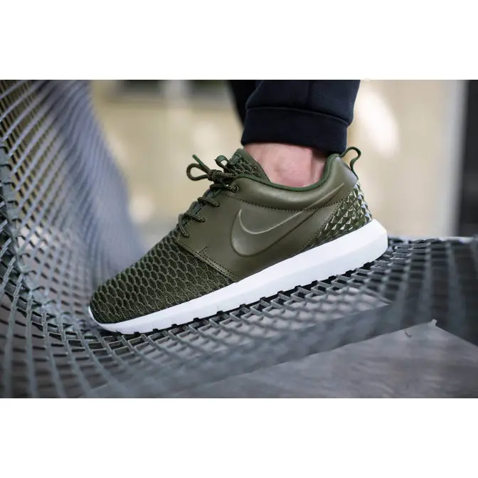 Roshe one outlet flyknit