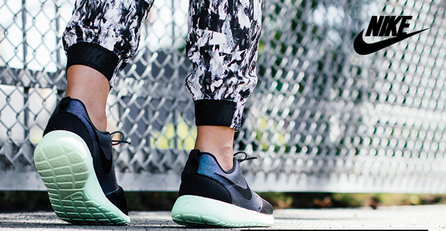 nike roshe one on feet