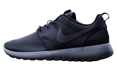 nike roshe run triple black