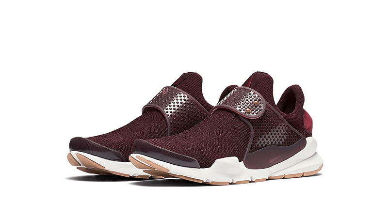 nike sock dart maroon