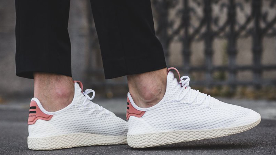 red tennis hu