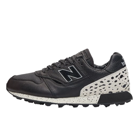 UNDEFEATED-x-New-Balance-Trailbuster-Unbalanced-Pack-Black-1