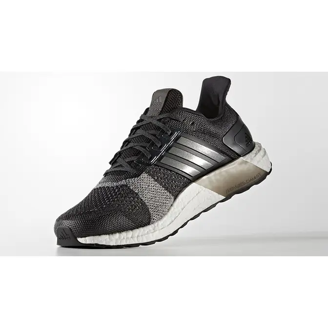 Ultra boost st hot sale black white