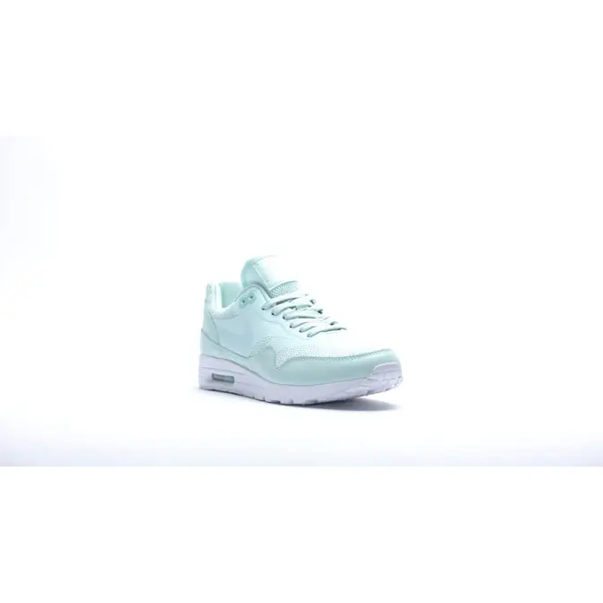 Nike women's air outlet max 1 ultra essentials