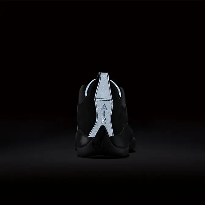 Nike Air Oscillate Black