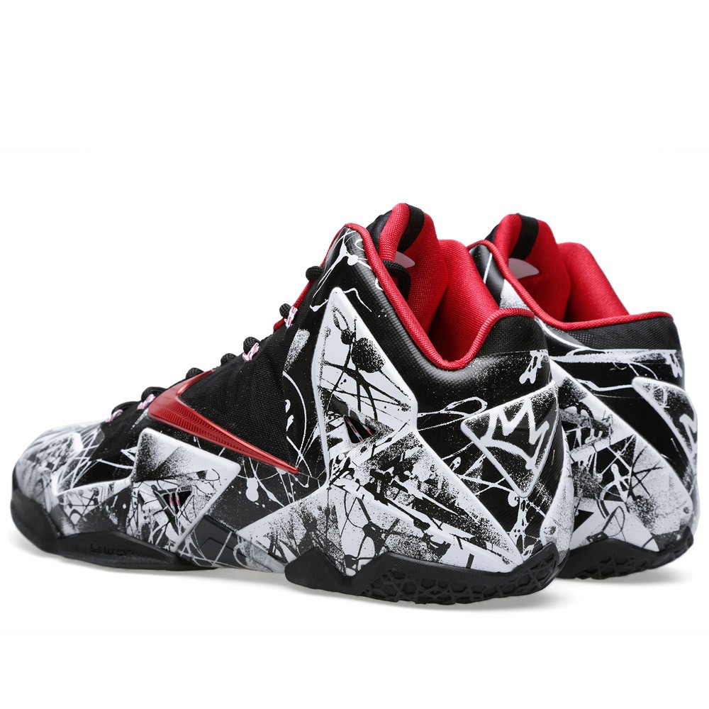 Nike LeBron Graffiti