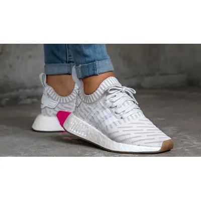 Nmd r2 hotsell primeknit white