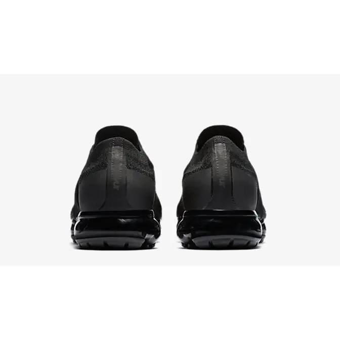 Vapormax triple sale black moc