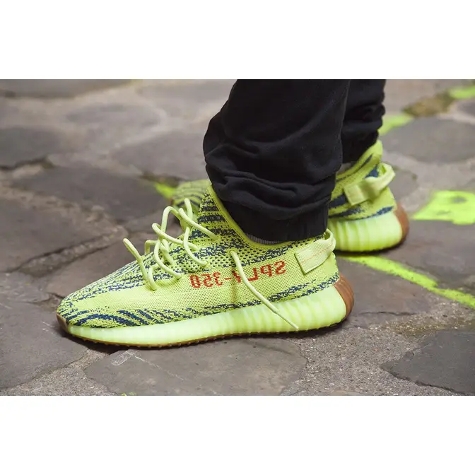 Er velkendte guitar Modtager Yeezy Boost 350 V2 Semi Frozen Yellow | Where To Buy | B37572 | The Sole  Supplier