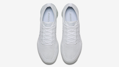 vapormax white christmas