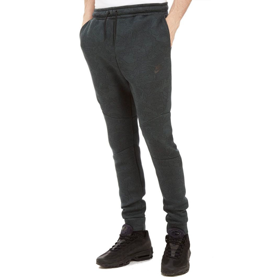 outfits to wear with vapormax plus