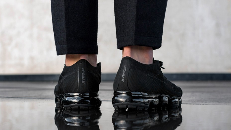 vapormax flyknit 2 triple black