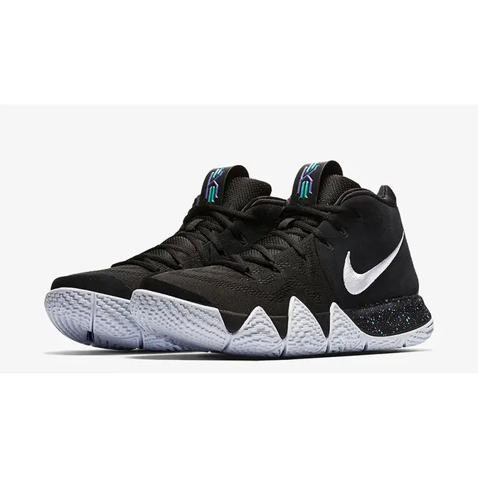 Kyrie 4 store black white