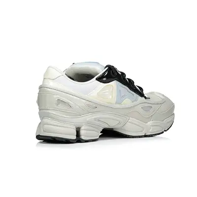 Raf simons ozweego hot sale 3 cream white