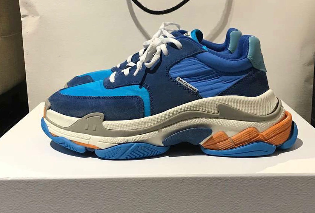 STYLiNG BALENCiAGA TRiPLE S WiTH DiFFERENT
