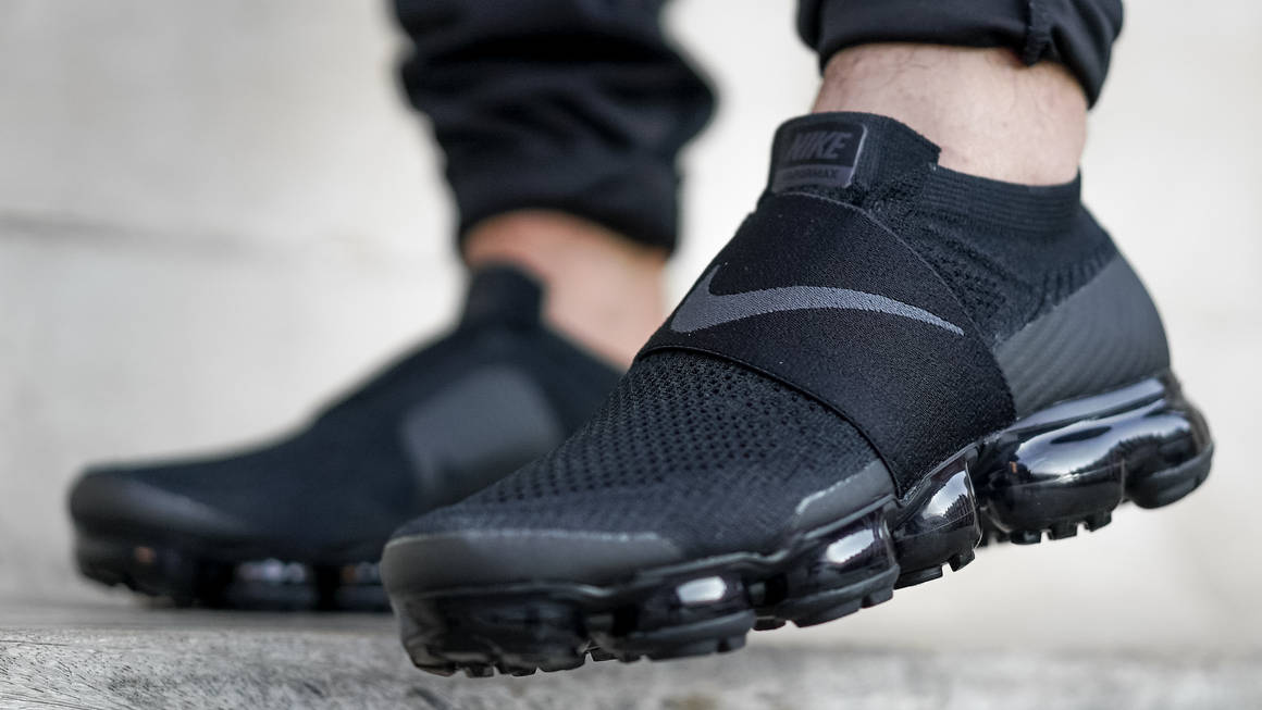 nike air vapormax moc triple black