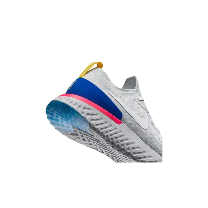 Epic react white clearance blue