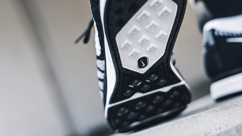 NIKE FLYKNIT TRAINER OREO【オレオ / US9.5：27.5cm / 新品未使用】黒タグ付 国内正規品 AH8396-005 Kanye West着 カニエ ウエスト Size 10.0 Nike Flyknit Trainer 2018 \u0027Oreo\u0027