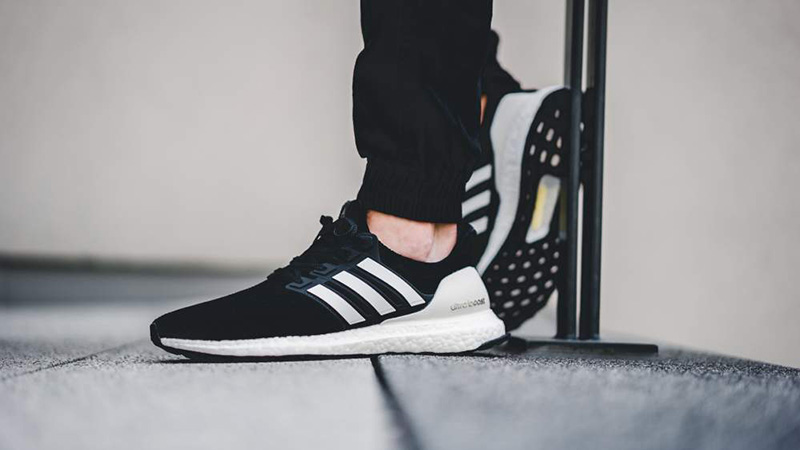 black and white ultra boost 4.0