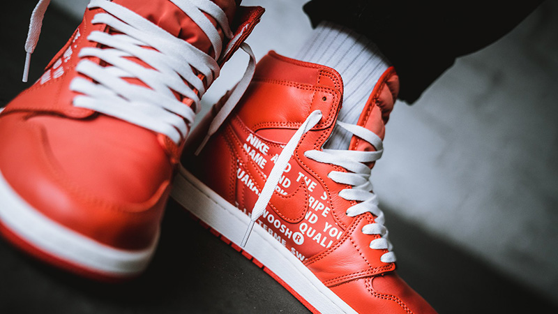 Vintage coral hot sale jordan 1